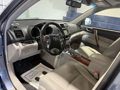 Used 2013 Toyota Highlander Limited w/ Protection Pkg image 5