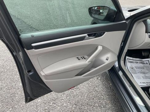 Used 2018 Volkswagen Passat 2.0T R-Line image 13