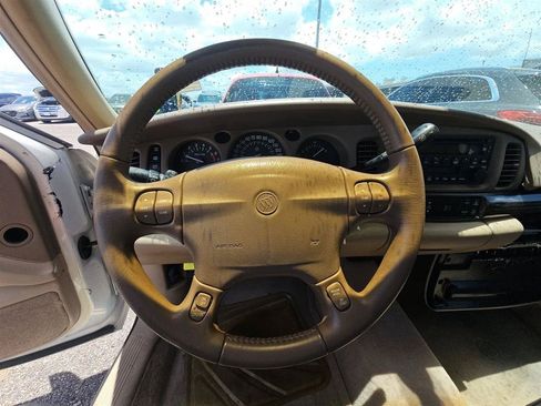 Used 2004 Buick Le Sabre Limited w/ Celebration Edition Package FWD image 16