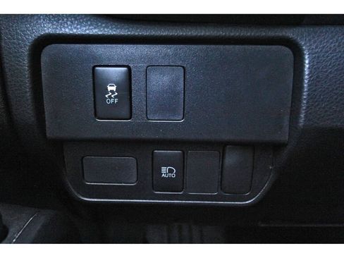Used 2022 Toyota Tacoma SR AWD/4WD image 14