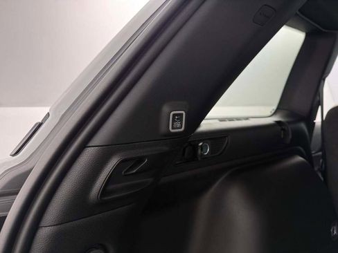 New 2025 Jeep Grand Cherokee Altitude image 28