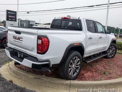 New 2026 GMC Canyon Denali w/ LPO, Black Badging Package AWD/4WD image 9