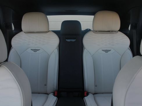 Certified 2024 Bentley Bentayga Extended Wheelbase AWD/4WD image 49
