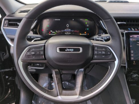 Used 2023 Jeep Grand Cherokee 4WD 4xe image 12