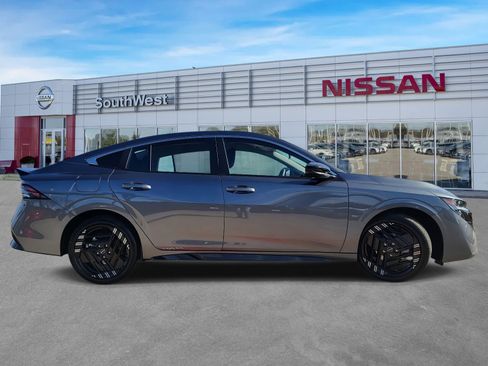 New 2026 Nissan Sentra SR w/ Floor Mat Package image 5