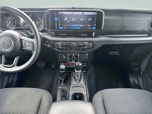 Used 2024 Jeep Wrangler Unlimited Rubicon 4xe image 29