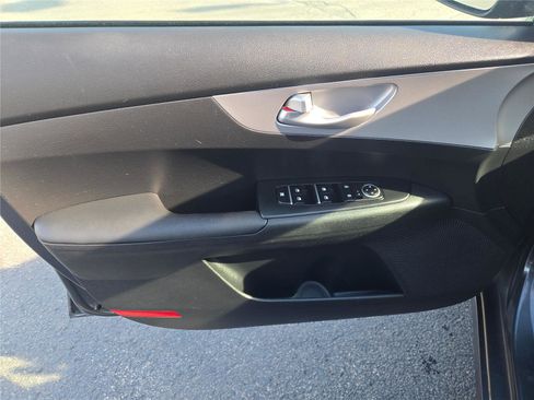 Used 2024 Kia Forte LXS image 19