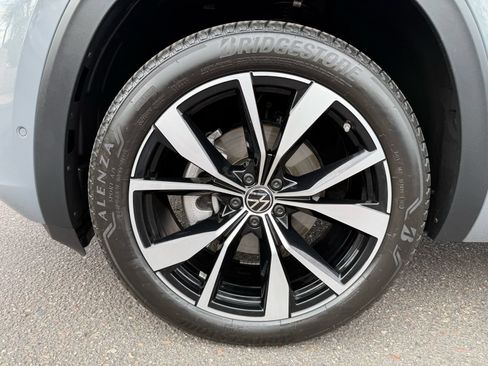 Used 2024 Volkswagen Atlas Cross Sport SEL Premium R-Line AWD/4WD image 11