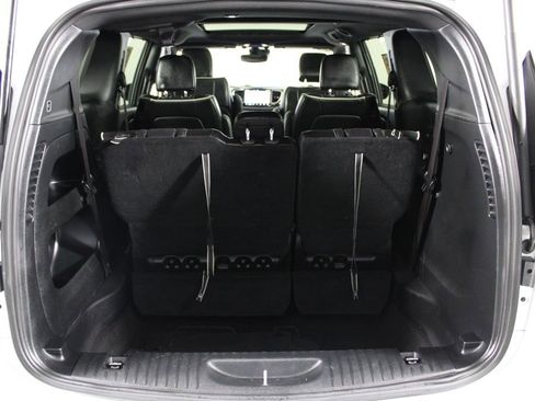 Used 2025 Chrysler Pacifica Limited image 14