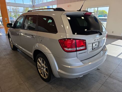 Used 2011 Dodge Journey Crew FWD image 11