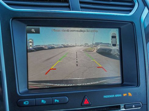 Used 2016 Ford Explorer Platinum image 14