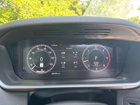 Used 2019 Land Rover Discovery HSE AWD/4WD image 15