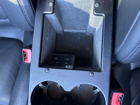 Certified 2023 Porsche Macan image 28