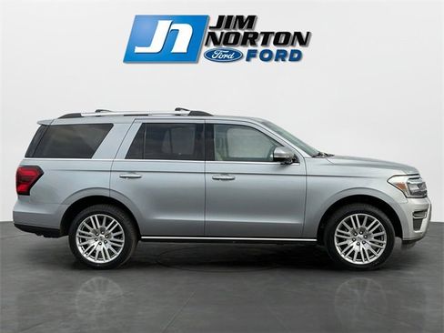 Used 2024 Ford Expedition Limited image 2