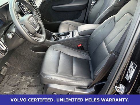Certified 2025 Volvo XC40 B5 Core AWD/4WD image 27