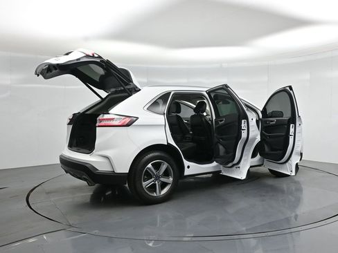 Used 2020 Ford Edge SEL w/ Convenience Package image 6