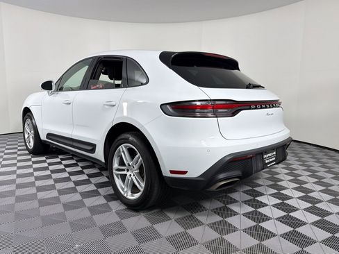 Certified 2022 Porsche Macan AWD/4WD image 3