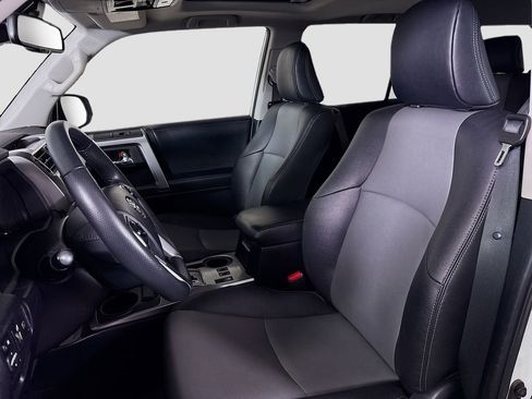 Used 2020 Toyota 4Runner SR5 Premium w/ Moonroof Package image 22