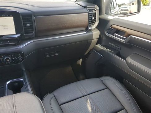 Certified 2024 Chevrolet Silverado 1500 High Country w/ Technology Package image 19