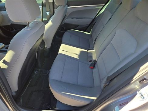 Used 2019 Hyundai Elantra SE image 14