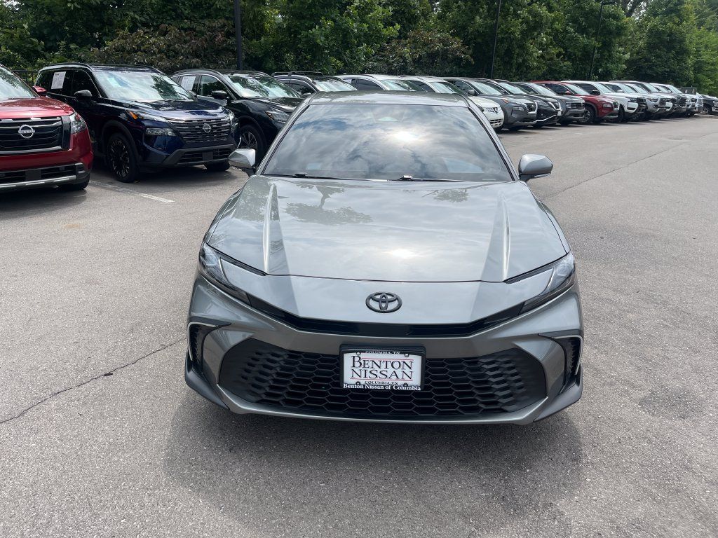 Used 2026 Toyota Camry SE FWD image 9