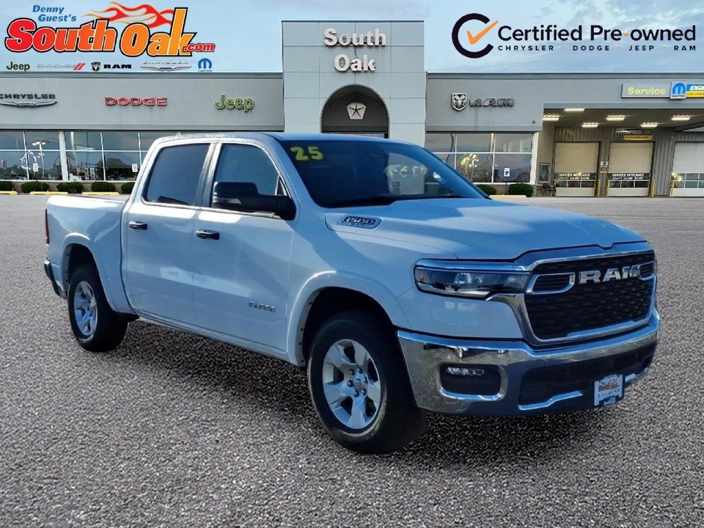 Used 2025 RAM 1500 Big Horn AWD/4WD image 1