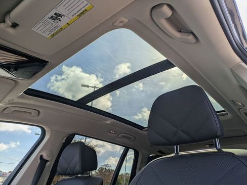 Used 2024 BMW X7 xDrive40i w/ Premium Package image 26