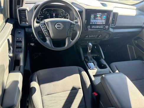 Certified 2023 Nissan Frontier SV w/ Midnight Edition Package image 9
