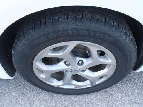 Used 2023 Chrysler Pacifica Limited image 7