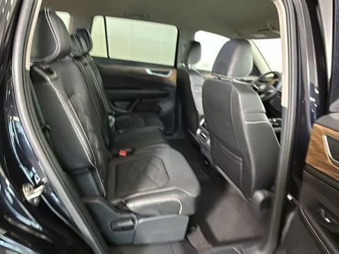 Used 2024 Volkswagen Atlas SE FWD image 30