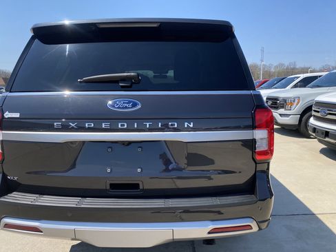 Used 2024 Ford Expedition XLT AWD/4WD image 7