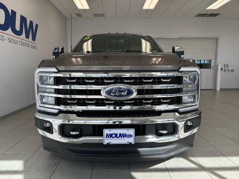 Used 2023 Ford F350 Lariat w/ Chrome Package AWD/4WD image 3