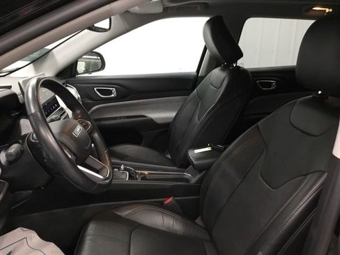 Used 2022 Jeep Compass Latitude w/ Sun and Sound Group AWD/4WD image 9