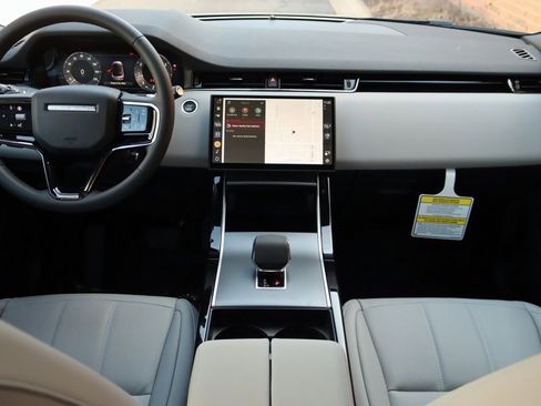 Used 2026 Land Rover Range Rover Evoque S image 10