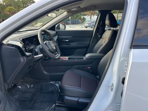 New 2026 Nissan Kicks SR FWD image 16