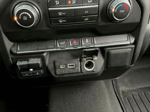 Used 2021 Chevrolet Silverado 2500 Custom w/ Custom Value Package image 16