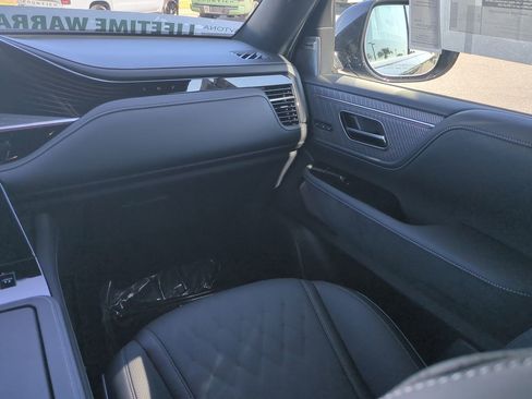 New 2026 INFINITI QX80 Autograph w/ Premium Cargo Package image 18