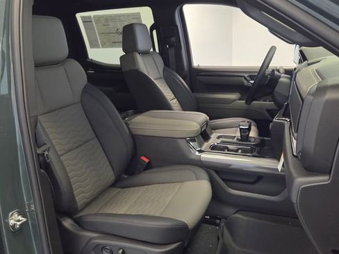 New 2026 Chevrolet Silverado 1500 ZR2 image 18