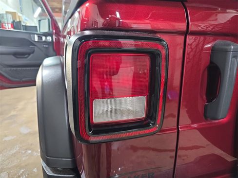 Used 2021 Jeep Wrangler Islander image 31