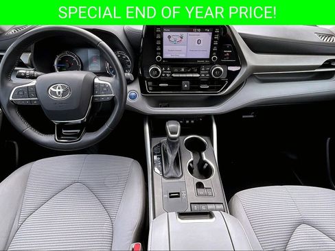 Used 2021 Toyota Highlander LE image 7