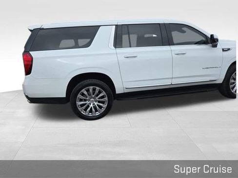 Used 2023 GMC Yukon XL Denali image 34
