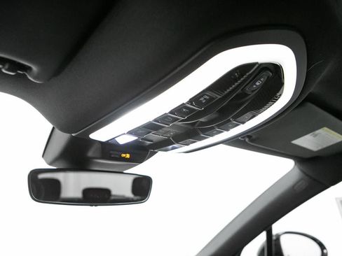 New 2026 Porsche Macan AWD/4WD image 32