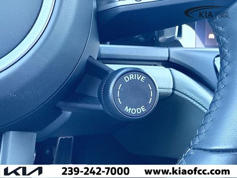 Used 2025 Porsche Panamera 4 image 30