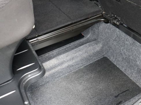 Used 2019 Dodge Grand Caravan SE w/ UConnect Hands-Free Group FWD image 40