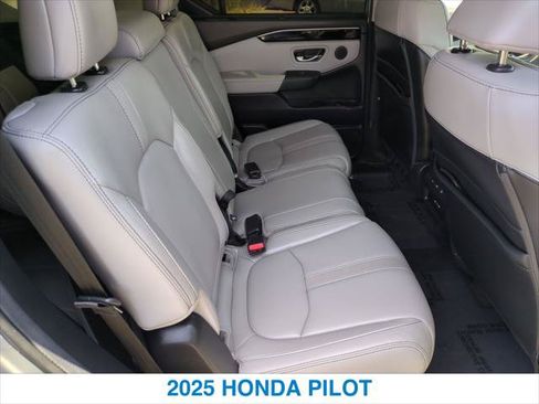 Certified 2025 Honda Pilot EX-L image 24
