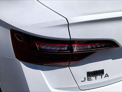 Used 2023 Volkswagen Jetta SE w/ Panoramic Sunroof Package FWD image 24