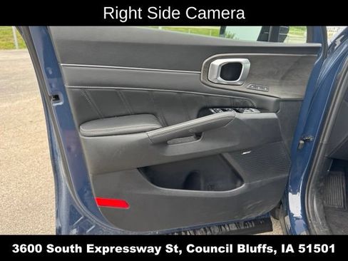 Used 2025 Kia Sorento SX AWD/4WD image 19