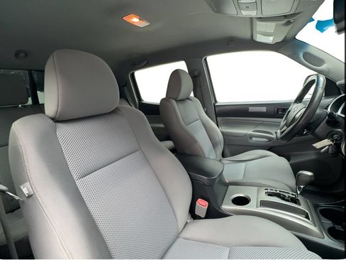 Used 2013 Toyota Tacoma PreRunner w/ TRD Off-Road Pkg RWD image 28