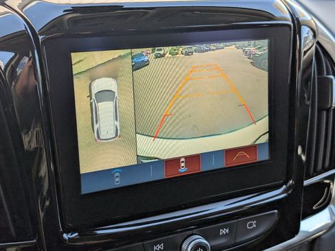 Used 2019 Chevrolet Traverse Premier AWD/4WD image 17