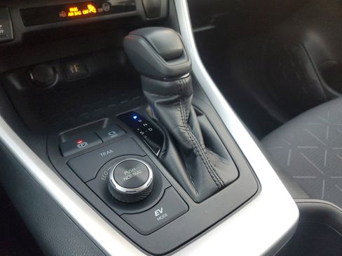 Used 2023 Toyota RAV4 XLE image 29